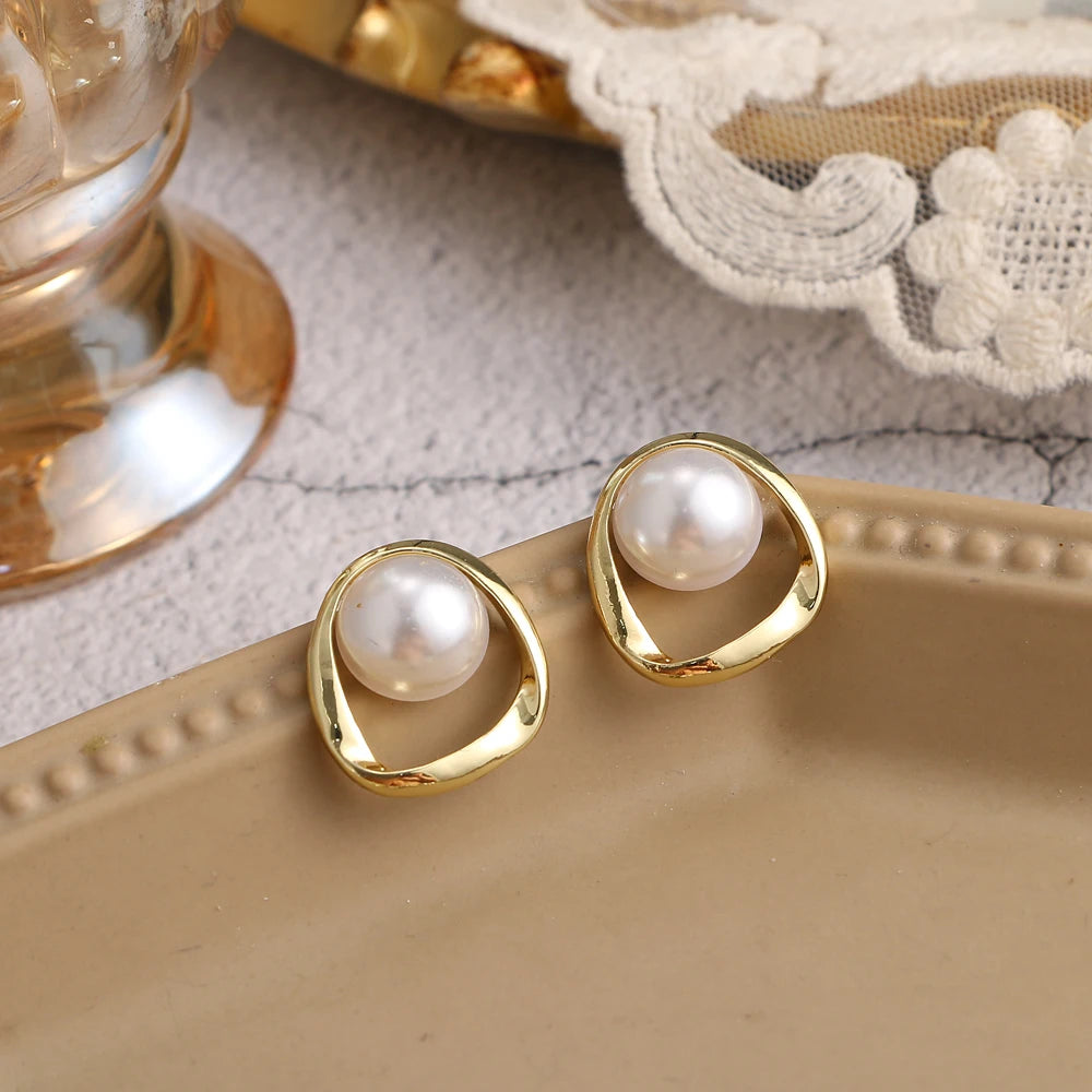Vintage Big Cute Simulated Pearl Earrings Trendy Elegant Created Pearls String Statement Stud Earrings For Wedding Party Gift