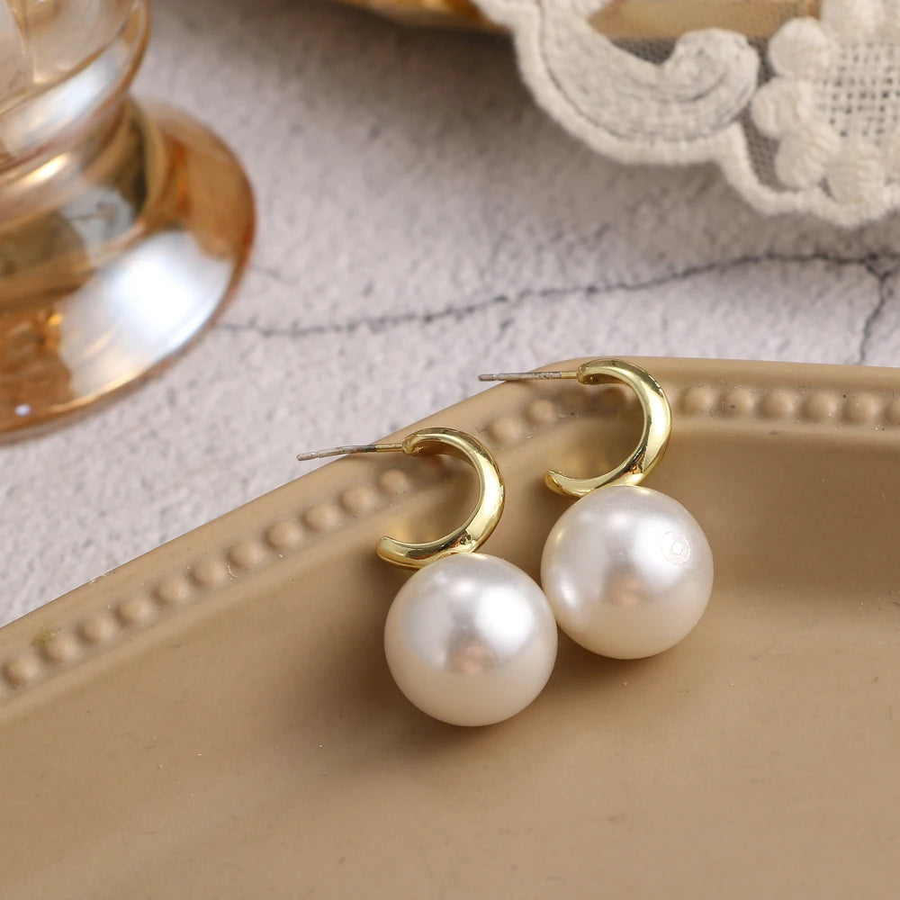 Vintage Big Cute Simulated Pearl Earrings Trendy Elegant Created Pearls String Statement Stud Earrings For Wedding Party Gift